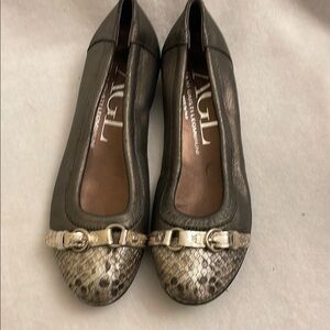 AGL Women's Metallic Snake Print Flats